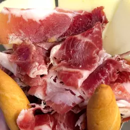 Szynka Jamon Serrano w plastrach paczka100g