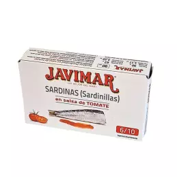 Sardynki w sosie pomidorowym w puszce z Hiszpanii.