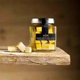 Oryginalny ser kozi twardy w oliwie z oliwek extra virgin