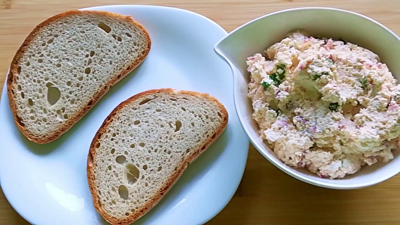 Pasta z białego sera z rzodkiewką i oliwą z oliwek