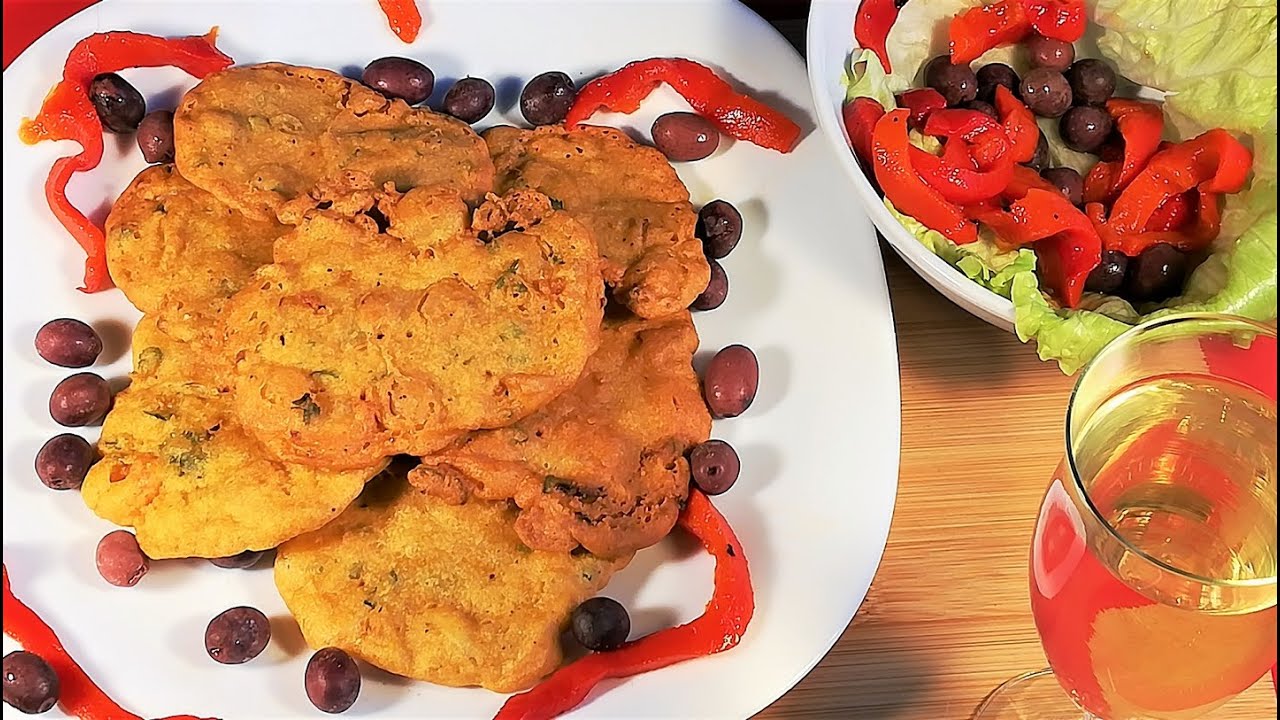 Placki z krewetkami (tortillitas de camarones), przysmak z okolic Kadyksu w Andaluzji w Hiszpanii.