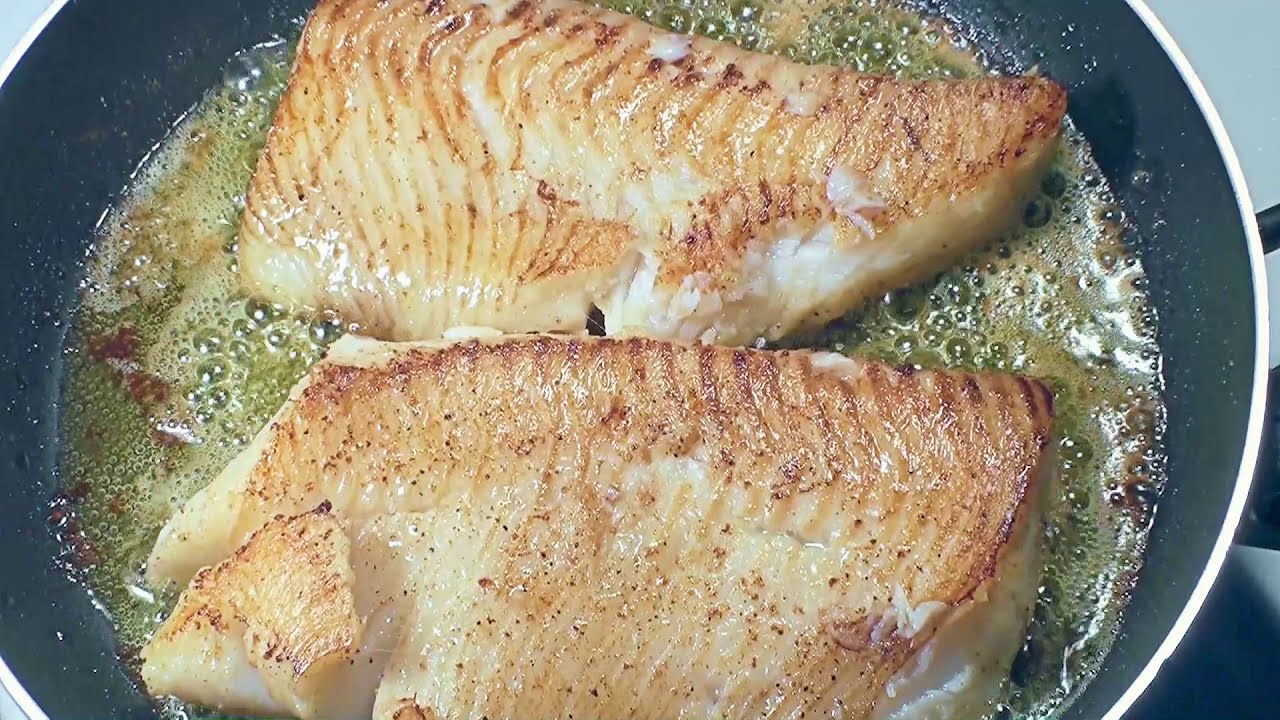 Filet z halibuta z sosem R&egrave;moulade i pieczonymi ziemniakami. Gotuj z IRPO.