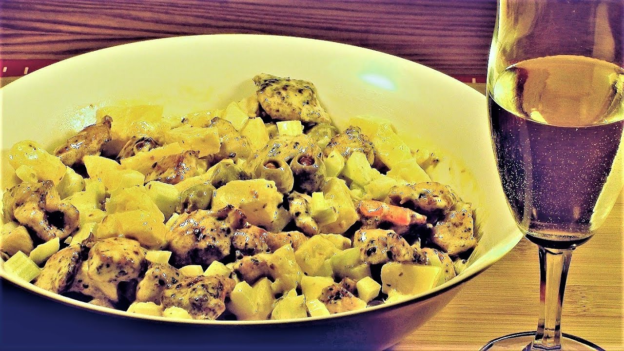 Sałatka z selera naciowego z kurczakiem,ananasem i oliwkami.Gotuj z IRPO.