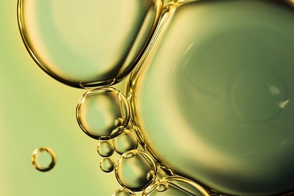 Polifenole w oliwie z oliwek,  jakie korzyści zdrowotne zapewniają?